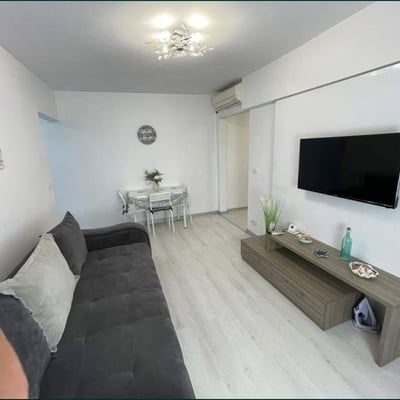 Location d’un appartement spacieux de 3 pièces, 75 m², Tomis Nord, Constanța, Roumanie
